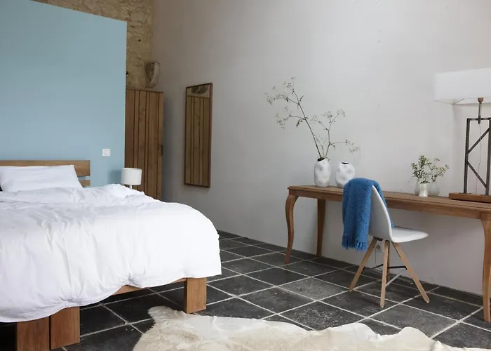 Chateau De Puissentut Hotel *